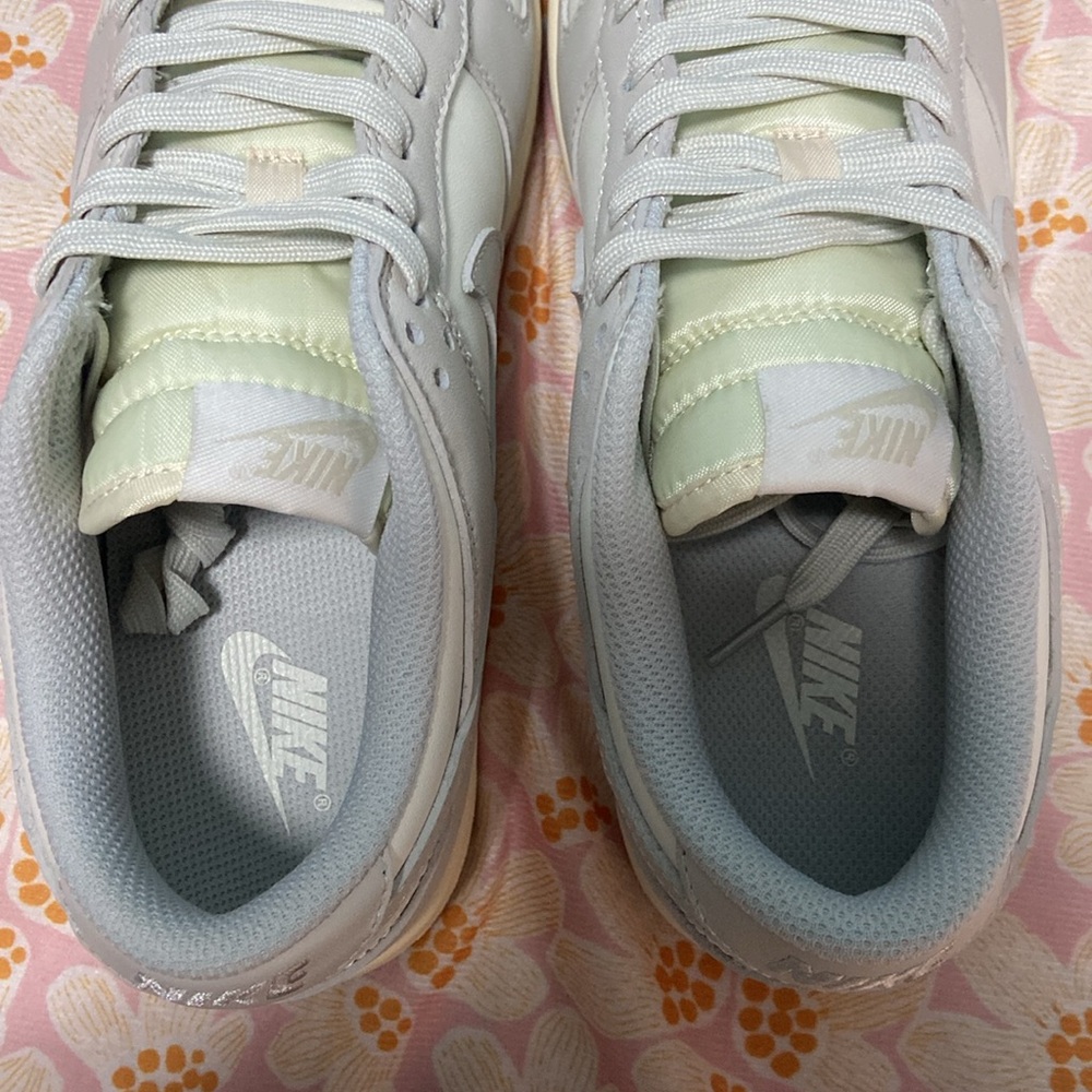 Nike Dunk Grey And White Retro Sneakers - Picture 8 of 8